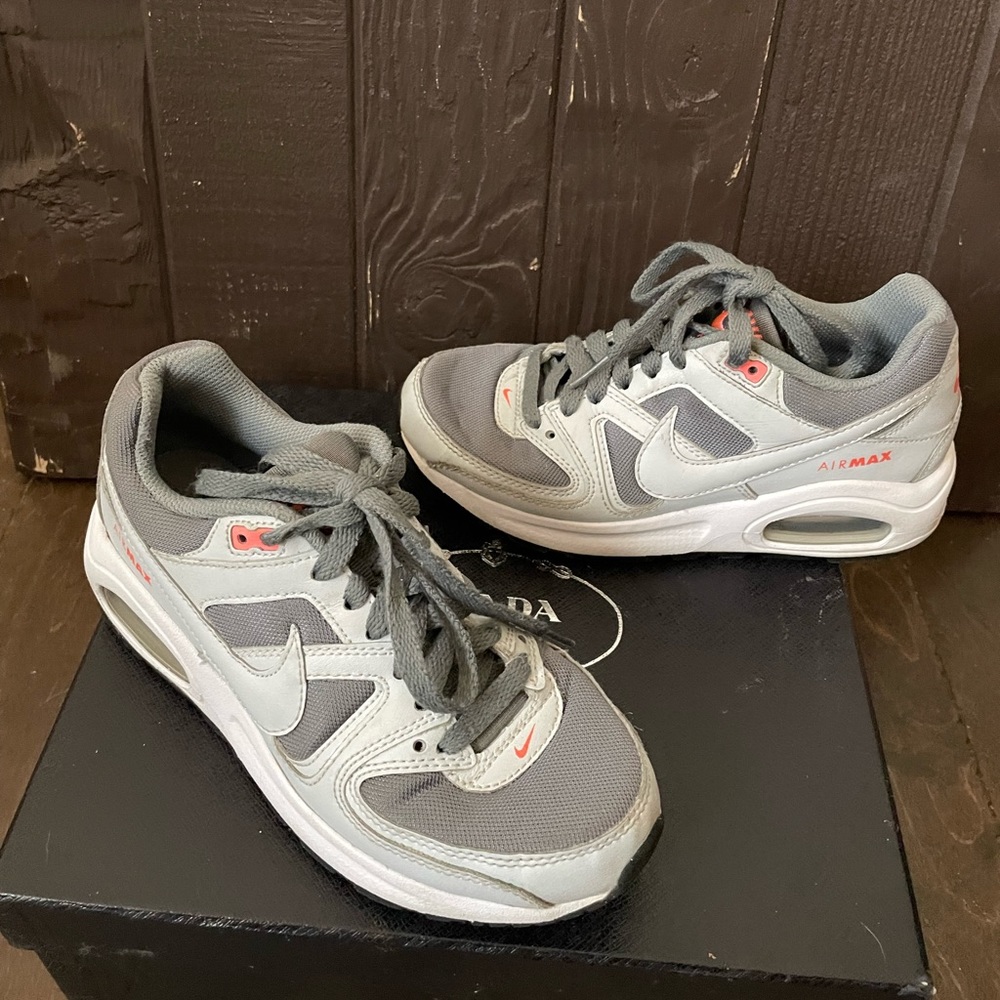 Nike Air Max V02 size 4 grey/ coral